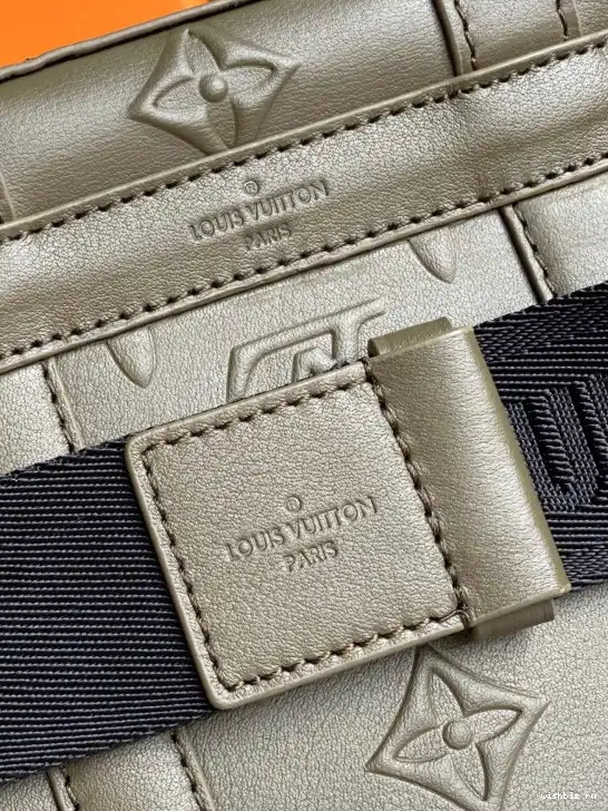 WIS VUITTON LOUIS TRUNK SLINGBAG 0605